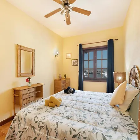 For 4 People In Tenerife شقة