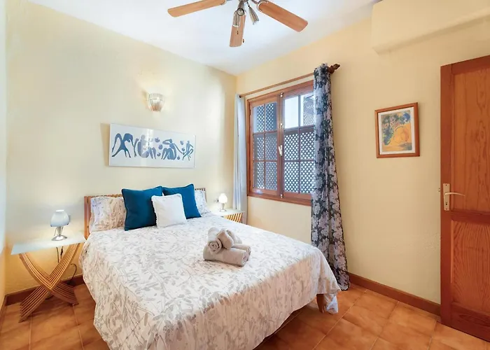 Apartamento For 4 People In Tenerife Acantilado de los Gigantes